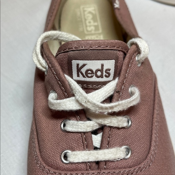 KEDS Dusty Rose Canvas Sneakers. Size 10. Comfortable. Trendy - Picture 6 of 6